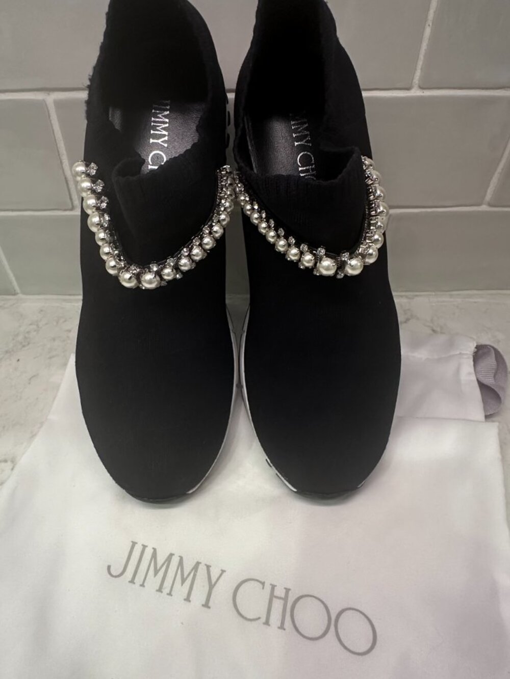 JIMMY CHOO VERONA BLACK KNIT PEARL AND CRYSTAL EMBELLISHED SNEAKER EUC
